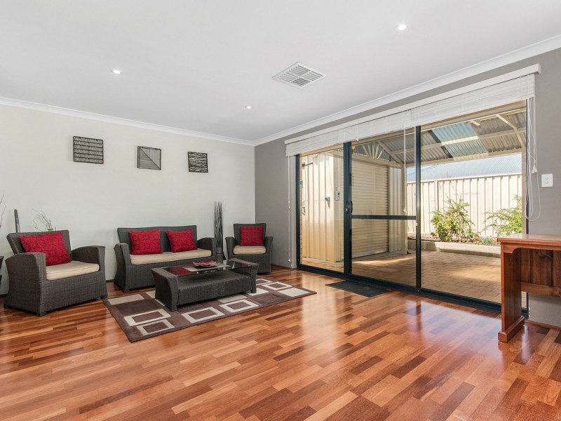 6 Hamlet Pass, Pinjarra WA 6208