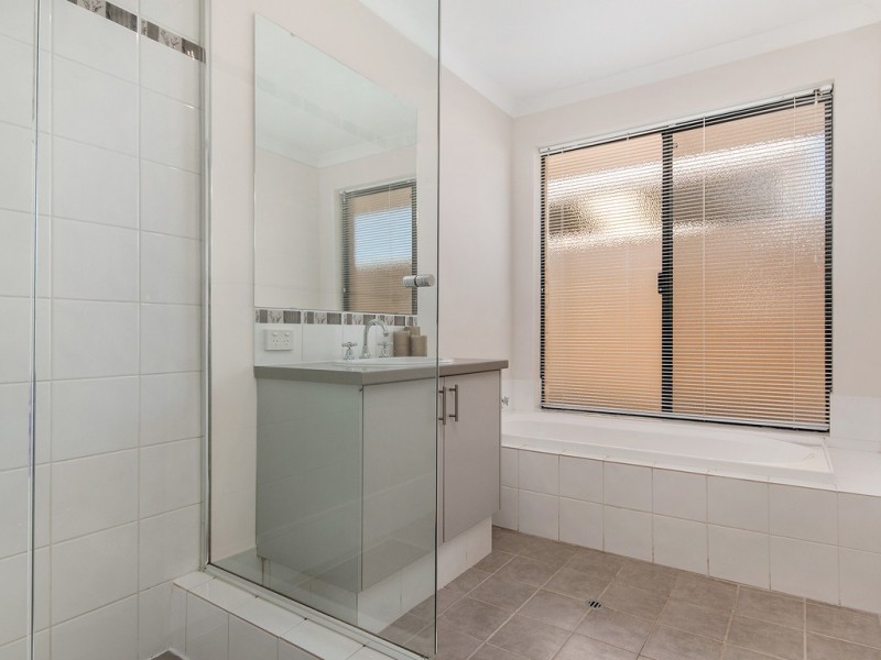 6 Hamlet Pass, Pinjarra WA 6208