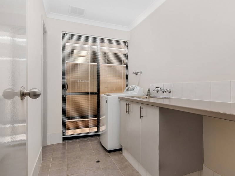 6 Hamlet Pass, Pinjarra WA 6208