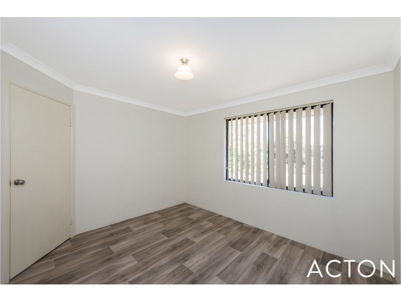 6 Tingle Way, Halls Head WA 6210