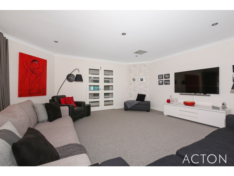 22 Scarab Court, Halls Head WA 6210