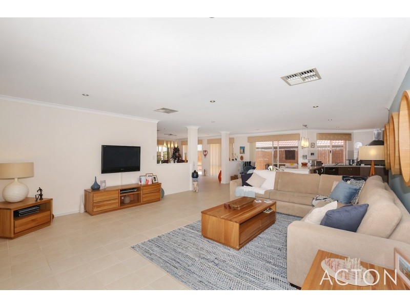 22 Scarab Court, Halls Head WA 6210