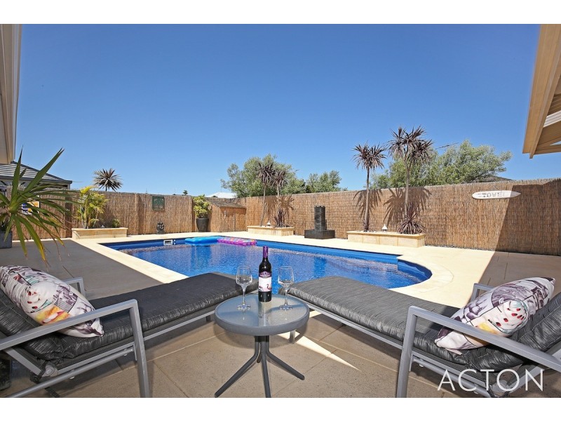 22 Scarab Court, Halls Head WA 6210