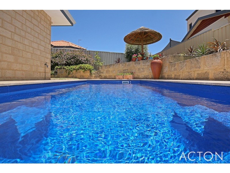 6 Pinnace Court, Halls Head WA 6210