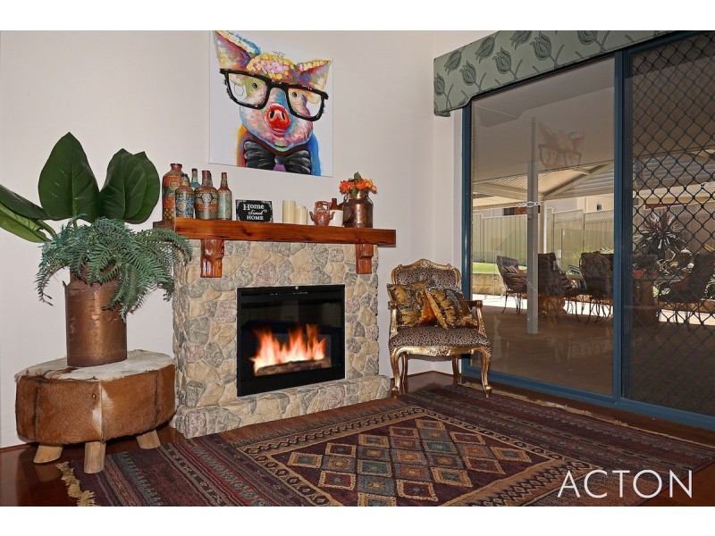 6 Pinnace Court, Halls Head WA 6210