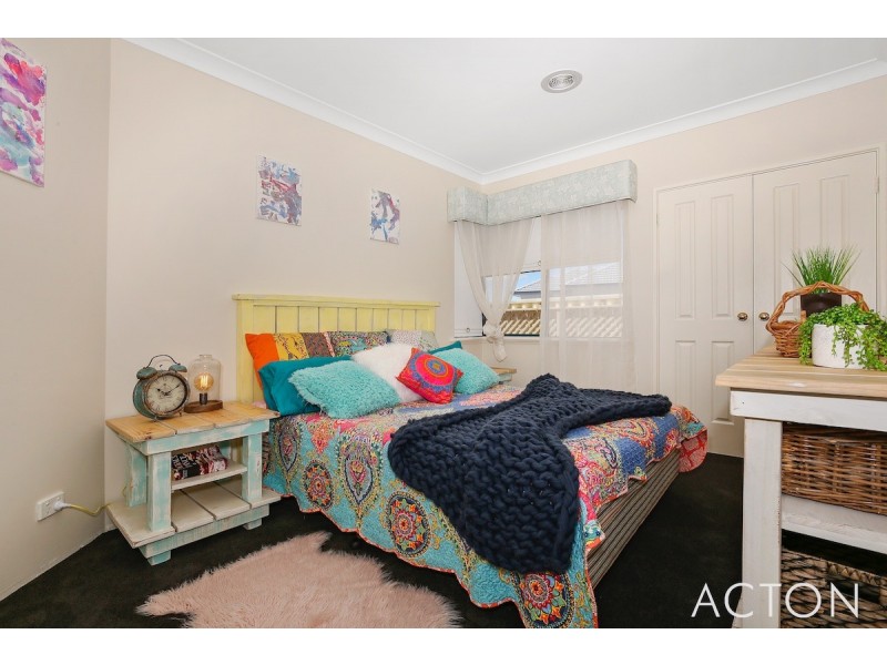 6 Pinnace Court, Halls Head WA 6210