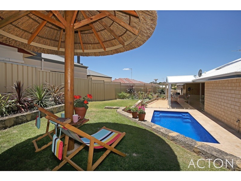 6 Pinnace Court, Halls Head WA 6210