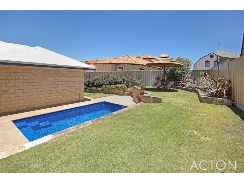 6 Pinnace Court, Halls Head WA 6210