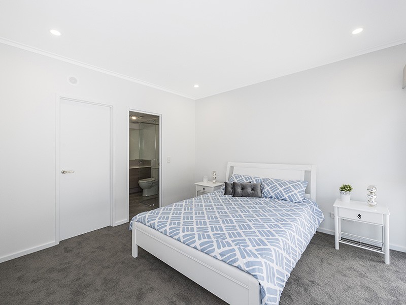 18/150 Boardwalk Boulevard, Halls Head WA 6210