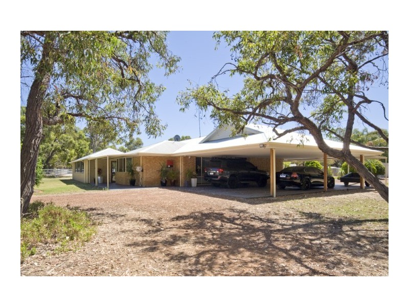 4 Summerhill Drive, Stake Hill WA 6181