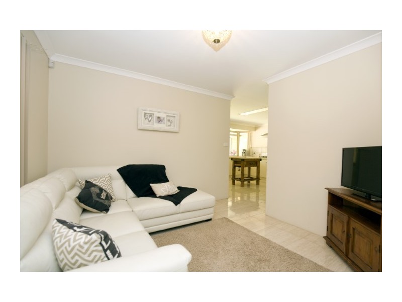 4 Summerhill Drive, Stake Hill WA 6181