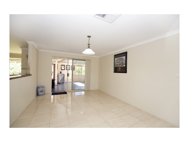 4 Summerhill Drive, Stake Hill WA 6181