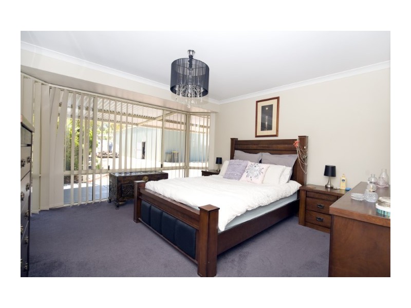 4 Summerhill Drive, Stake Hill WA 6181