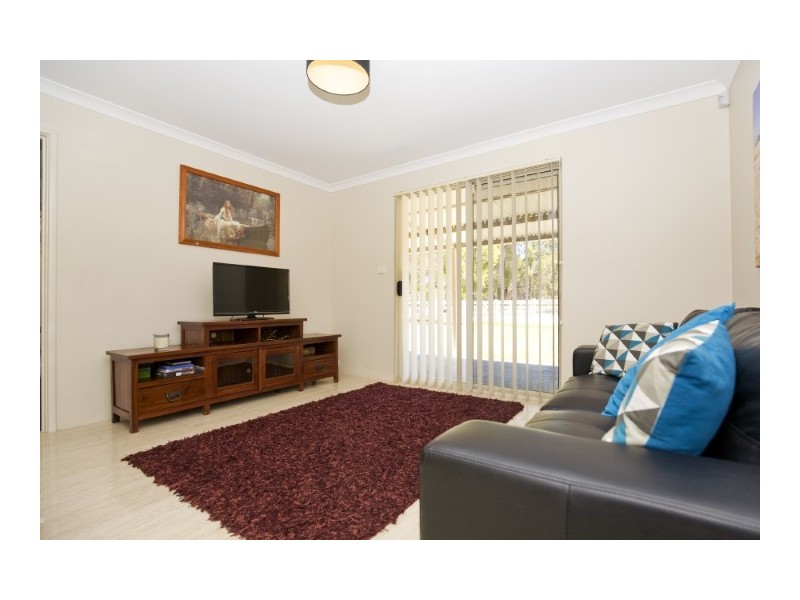 4 Summerhill Drive, Stake Hill WA 6181