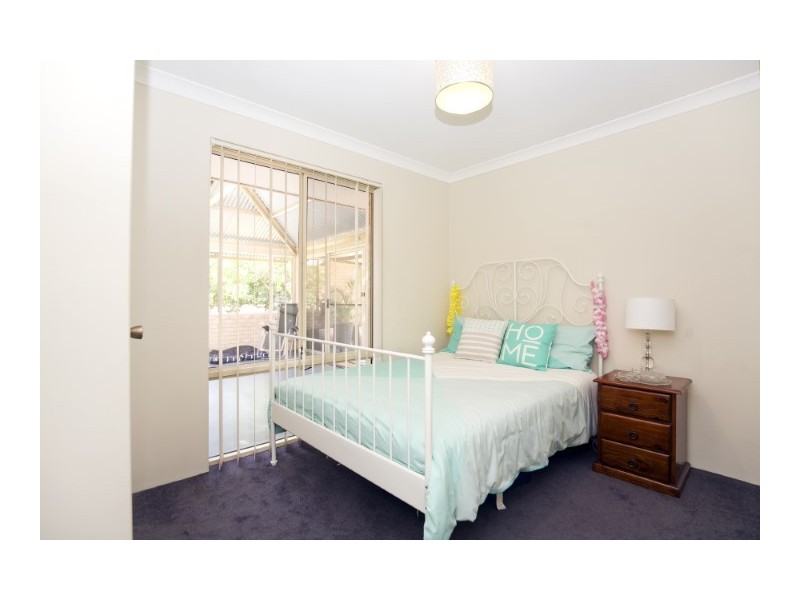 4 Summerhill Drive, Stake Hill WA 6181