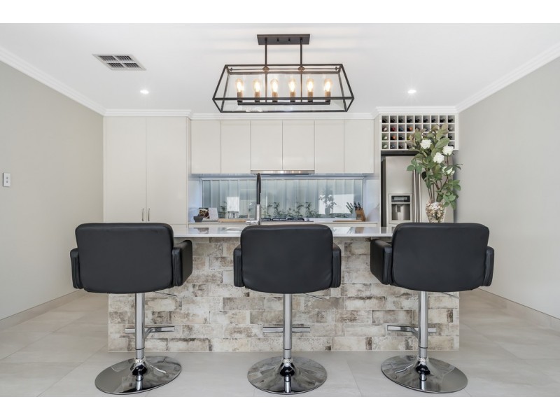 18 Minstrell Way, Madora Bay WA 6210