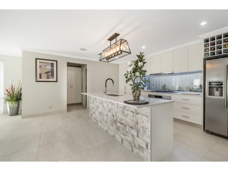 18 Minstrell Way, Madora Bay WA 6210