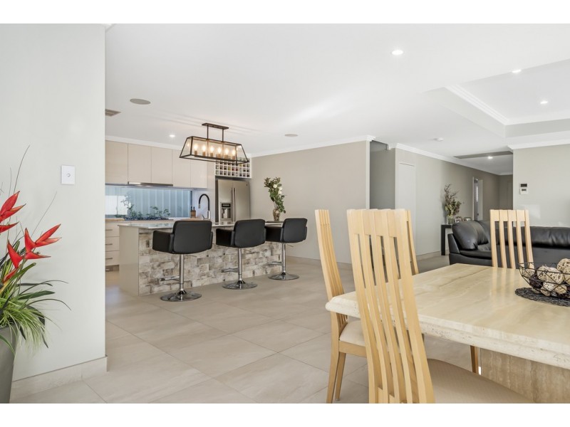 18 Minstrell Way, Madora Bay WA 6210