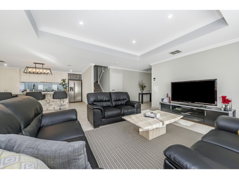 18 Minstrell Way, Madora Bay WA 6210