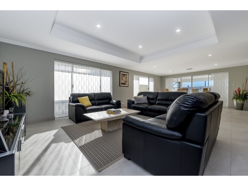 18 Minstrell Way, Madora Bay WA 6210