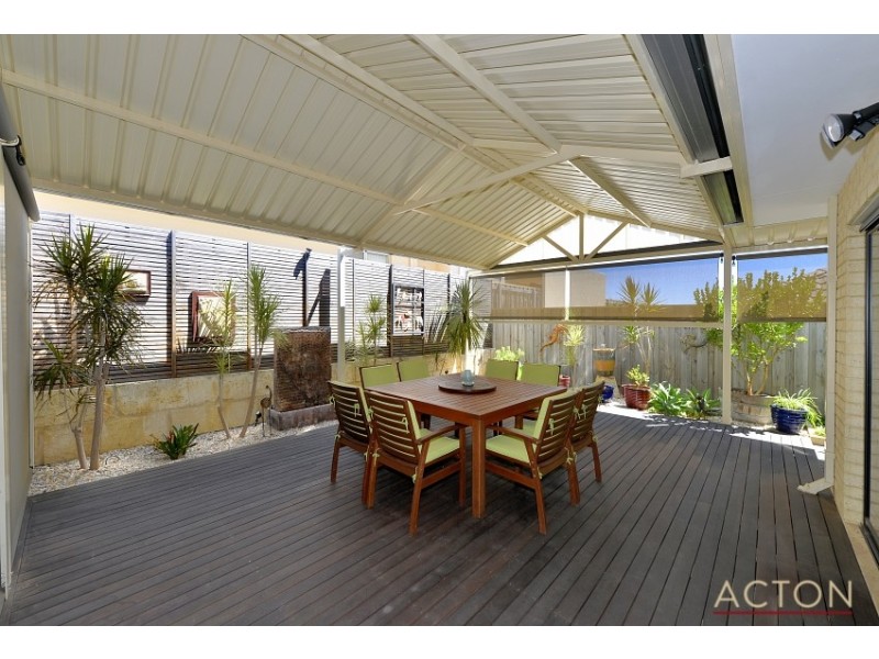 42 Drosera Turn, Halls Head WA 6210