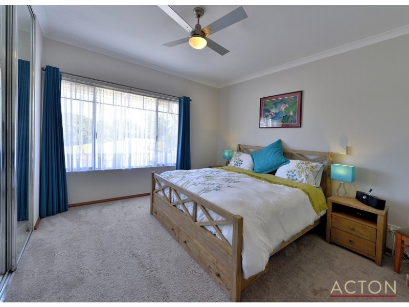 42 Drosera Turn, Halls Head WA 6210