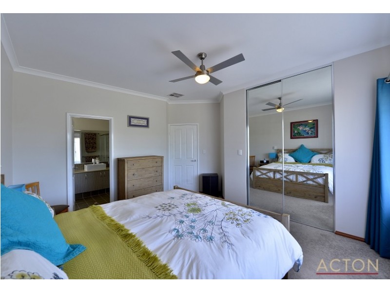 42 Drosera Turn, Halls Head WA 6210