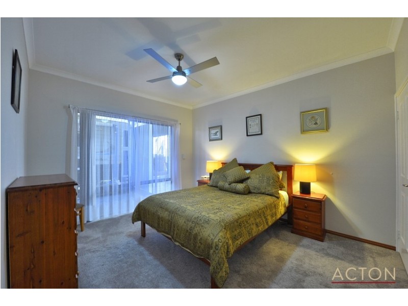 42 Drosera Turn, Halls Head WA 6210