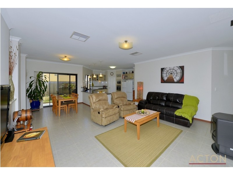 42 Drosera Turn, Halls Head WA 6210