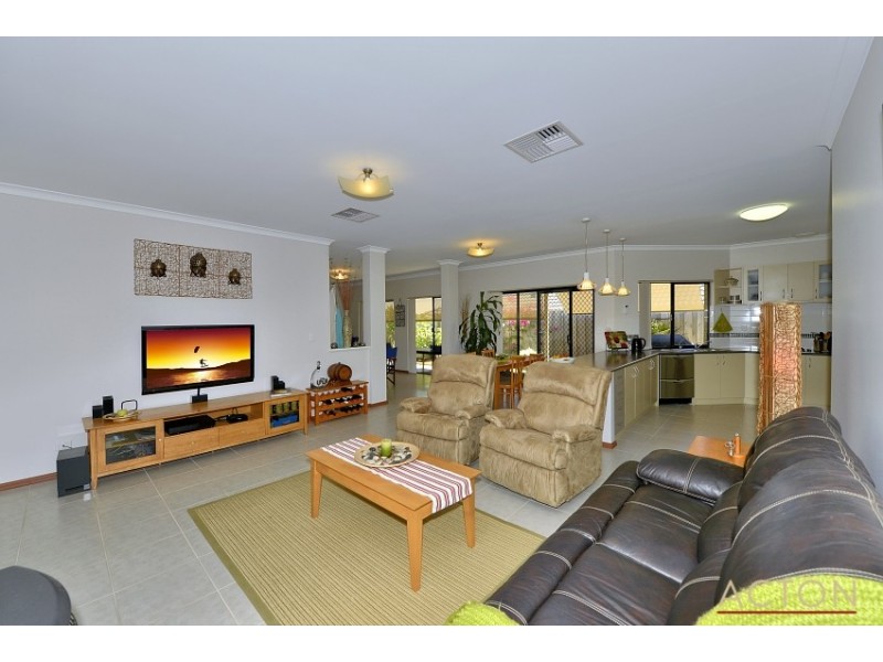 42 Drosera Turn, Halls Head WA 6210