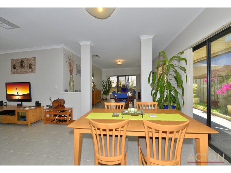 42 Drosera Turn, Halls Head WA 6210