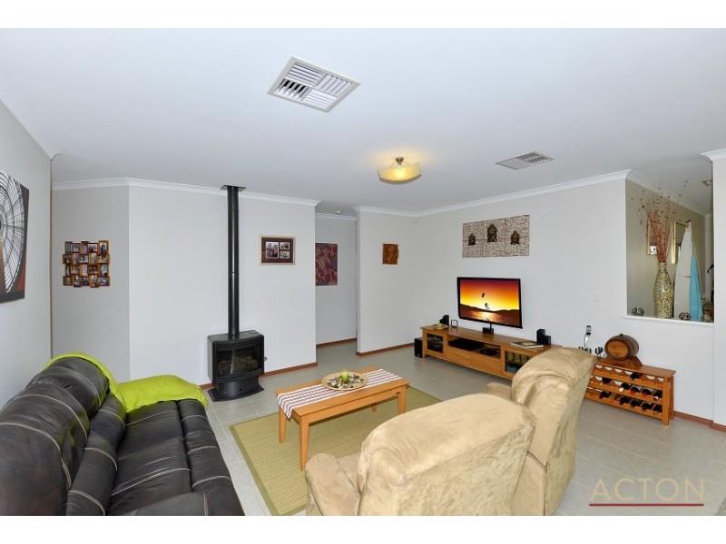 42 Drosera Turn, Halls Head WA 6210