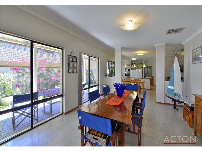 42 Drosera Turn, Halls Head WA 6210