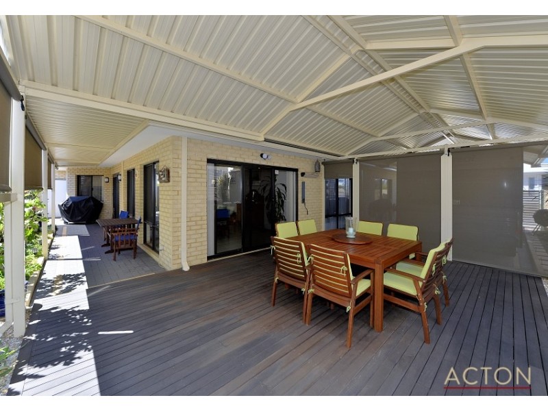 42 Drosera Turn, Halls Head WA 6210