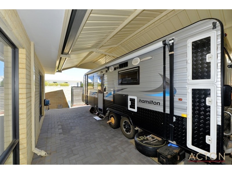 42 Drosera Turn, Halls Head WA 6210