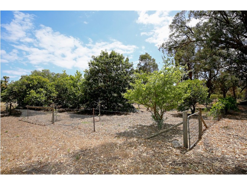 214 Newnham Road, Lake Clifton WA 6215