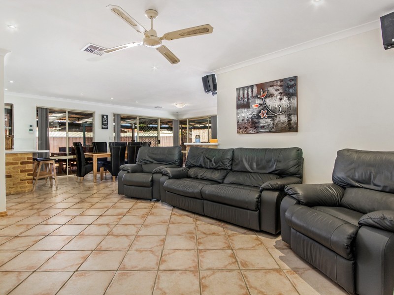 15 Chennile Vista, Halls Head WA 6210