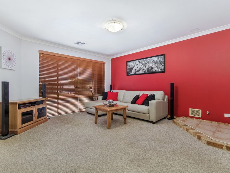 15 Chennile Vista, Halls Head WA 6210