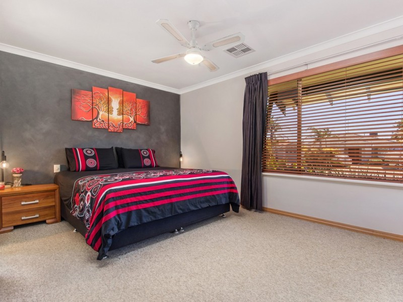 15 Chennile Vista, Halls Head WA 6210