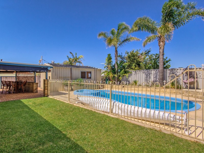 15 Chennile Vista, Halls Head WA 6210