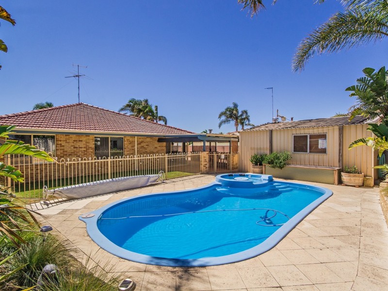 15 Chennile Vista, Halls Head WA 6210