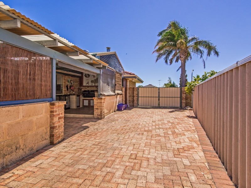 15 Chennile Vista, Halls Head WA 6210