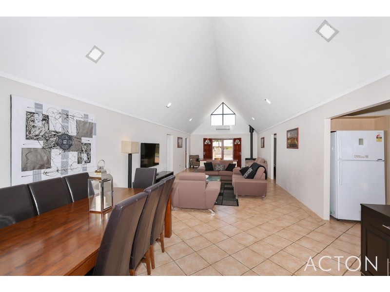 44 Banksia Terrace, South Yunderup WA 6208