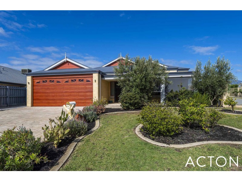 211 Peelwood Parade, Halls Head WA 6210