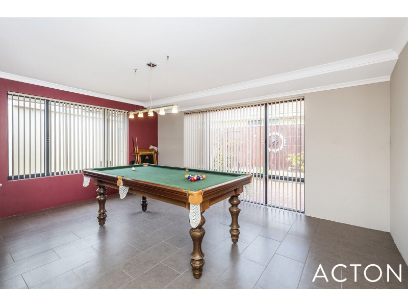 211 Peelwood Parade, Halls Head WA 6210