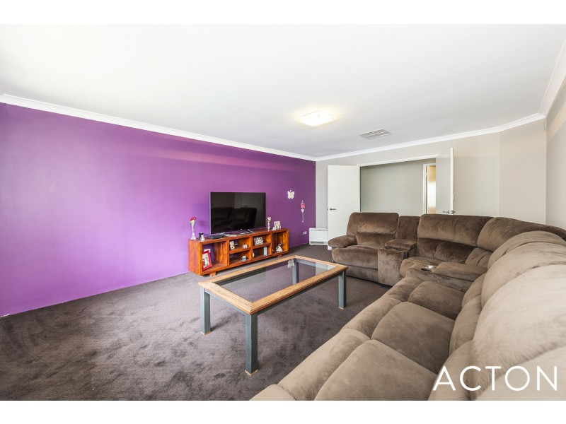 211 Peelwood Parade, Halls Head WA 6210