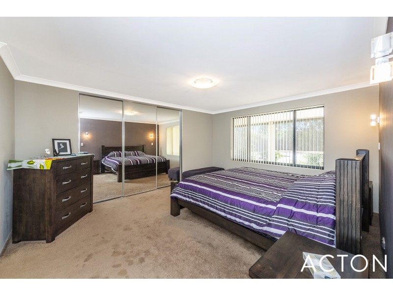 211 Peelwood Parade, Halls Head WA 6210