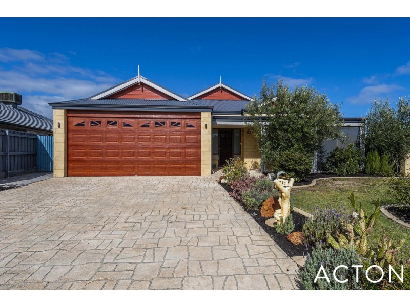 211 Peelwood Parade, Halls Head WA 6210