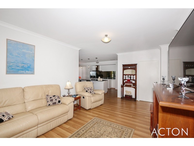 4 Sutcliffe Retreat, South Yunderup WA 6208