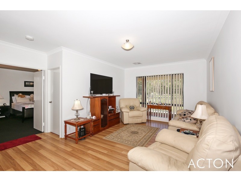 4 Sutcliffe Retreat, South Yunderup WA 6208